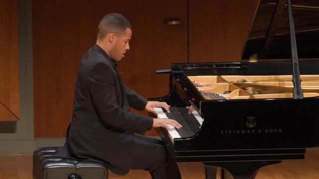 Leonard Hayes plays Johannes Brahms' Drei Intermezzi смотреть онлайн