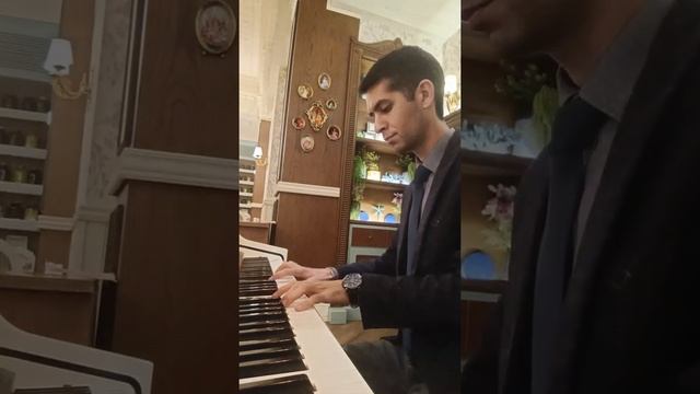 Girdim yarın bağçasına-piano cover смотреть онлайн