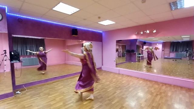Шлоки Bharatanatyam - Yatho Hastha и Sarve Bhavantu - индийский классический танец русские субтитры смотреть онлайн