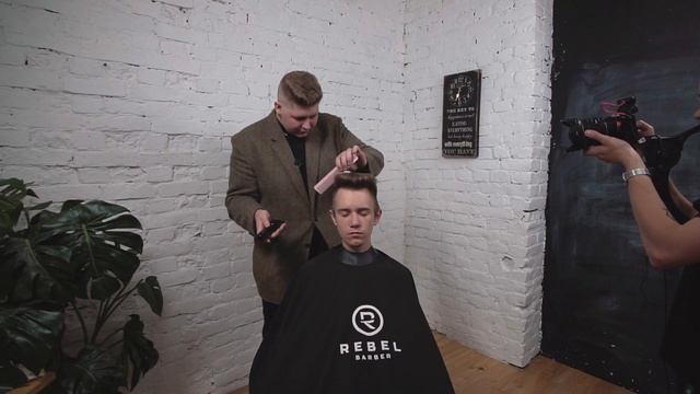 Техника стрижки флэттоп ®️REBEL l Смотрим и учимся смотреть онлайн