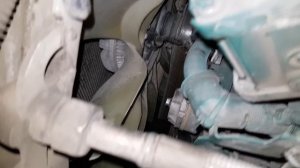 VOLVO FH  4  замена фильтра осушителя и приводных ремней