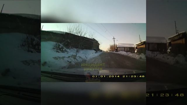 Иркутянин спас ребенка от стаи собак смотреть онлайн