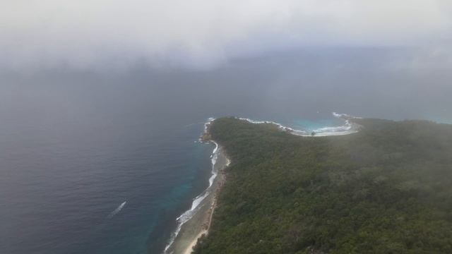 Летаем над островом Ла-Диг, Сейшельские острова. Republic of Seychelles, La Digue island смотреть онлайн