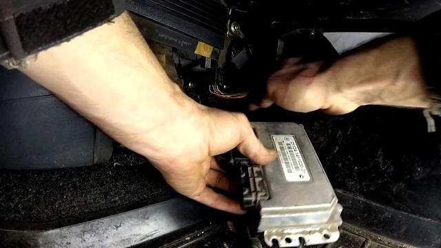 ВАЗ 2110 Не заводится. Сгорели мозги. смотреть онлайн