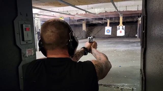 Desert eagle 50. Fire range. LA, CA. Дизерт игл 50 калибр. Закрытое стрельбище в Лос-Анджелес смотреть онлайн