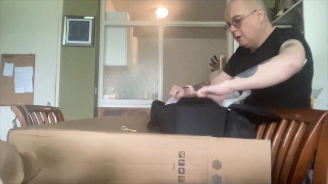 Unboxing the Ibanez UB 804 MOB смотреть онлайн