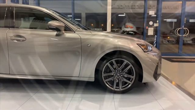 2019 Lexus IS300h F-Sport смотреть онлайн