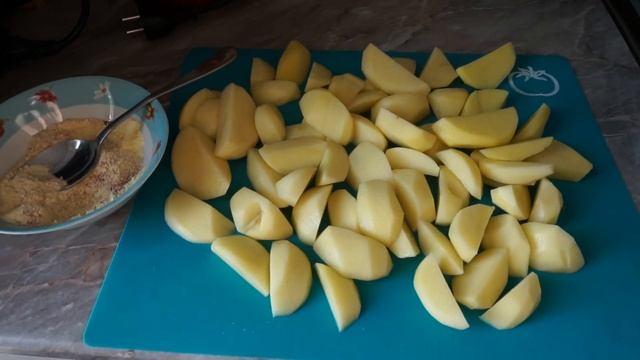 Картошка с хрустящей корочкой/Baked potatoes смотреть онлайн