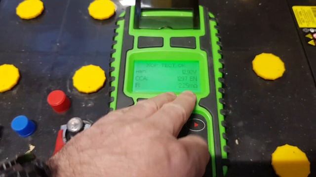 Нужен ли вам тестер KONNWEI 600( 650 ) за копейки ? Бракованный аккумулятор... смотреть онлайн