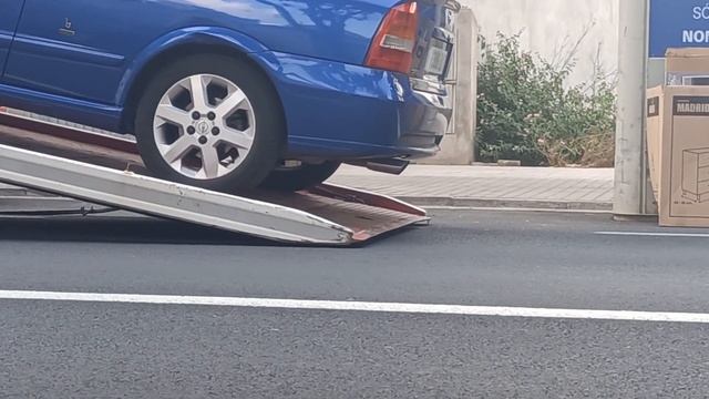 Así suena un Astra Bertone 2.2 16v. sin catalizador! Robo de catalizador! ? смотреть онлайн