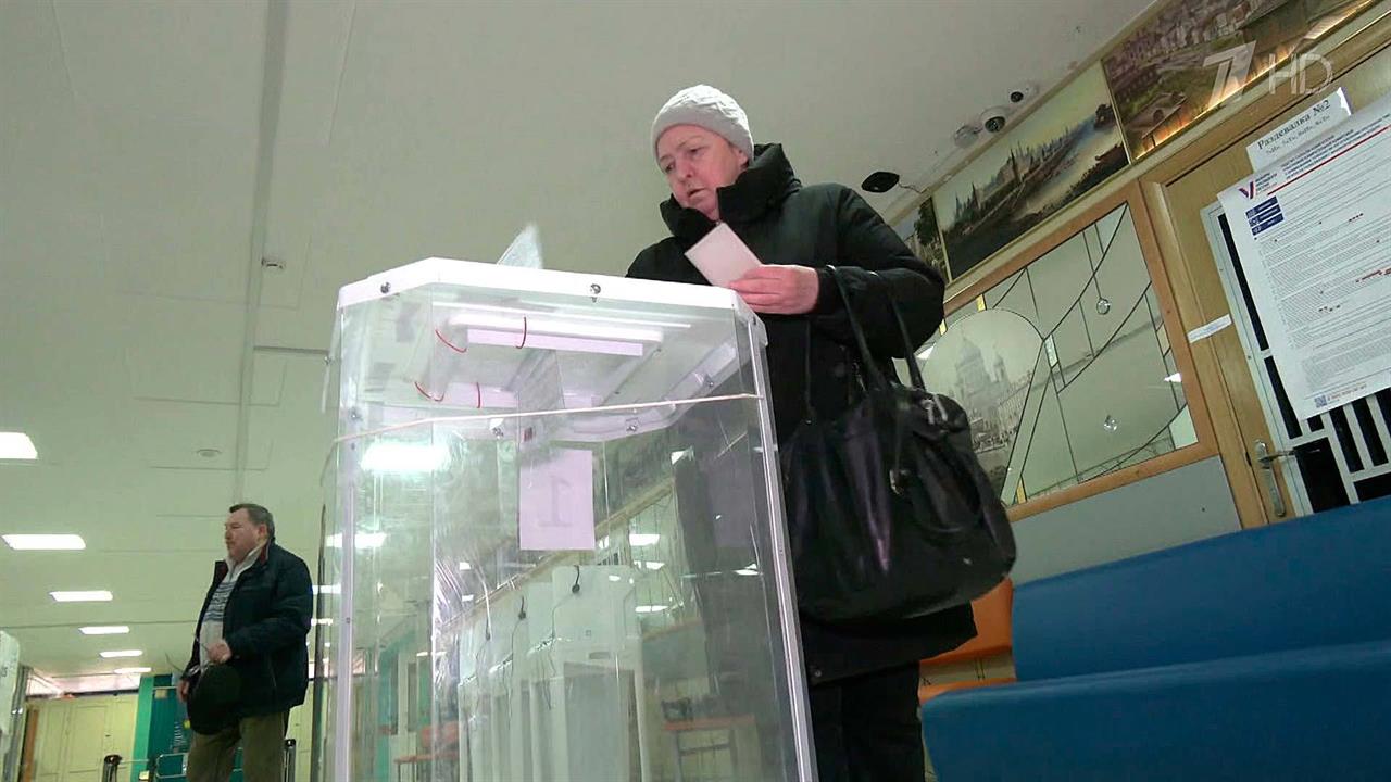 Более 94 тысяч участков для голосования открыты по всей России смотреть онлайн