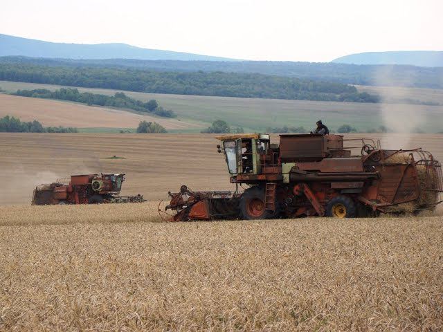 Combines DON-1500A And 1500B /// Комбайны ДОН-1500А и 1500Б