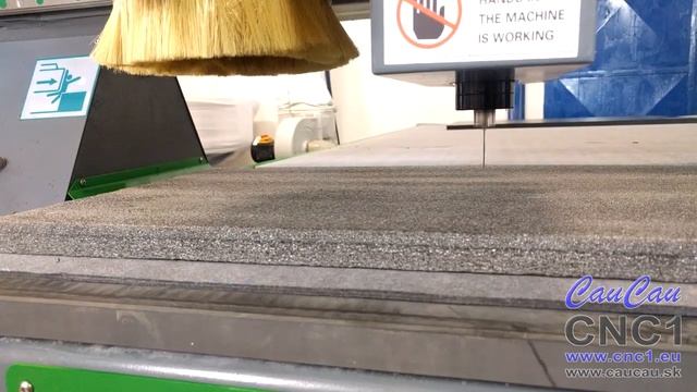 Oscilačný nôž - Rezanie 20 mm peny - CNC Router Kompas F1530 Industry - CauCau CNC1 смотреть онлайн
