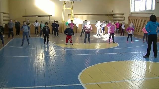 ФРАГМЕНТИ УРОКУ ФІЗКУЛЬТУРИ В 1- В КЛАСІ НАДВІРНЯНСЬКОЇ ЗОШ І ІІІ СТ №3 смотреть онлайн