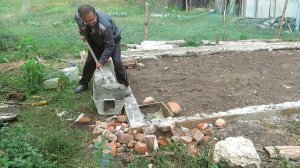 САМЫЙ ДЕШЕВЫЙ ФУНДАМЕНТ своими руками. Бюджетный фундамент.Часть 3