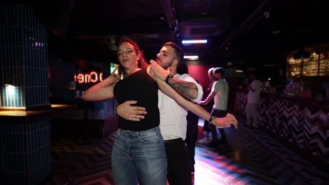 Victor & Laëtitia Bachata Social Dance X 2023.10.09. Bachata Flow by London Loves Bachata смотреть онлайн