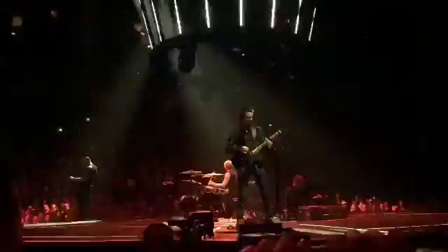 Matthew Bellamy live (short clip) смотреть онлайн