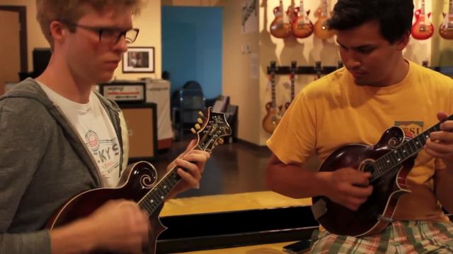 Carter Vintage Guitars - 1918 and 1922 Gibson F-4 Mandolins смотреть онлайн