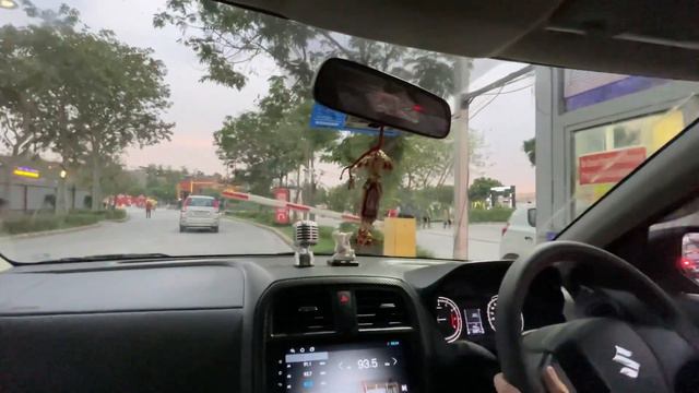 A day in my Life | Vlog 1 | Driving Mercedes Benz EQC 400 | Friends reunion #adayinmylife смотреть онлайн