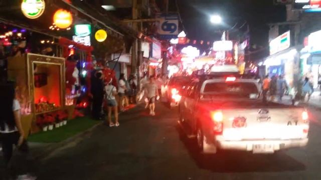 Знаменитая улица в Паттайе - Walking Street)) смотреть онлайн
