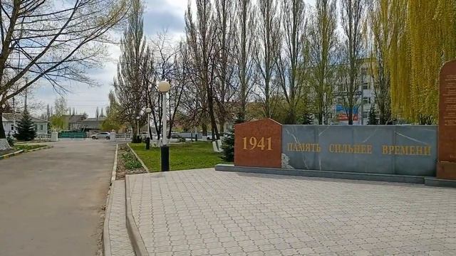 В лесу прифронтовом. смотреть онлайн