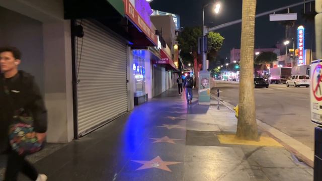 Я в Голивуде . На какую звезду нельзя наступать.