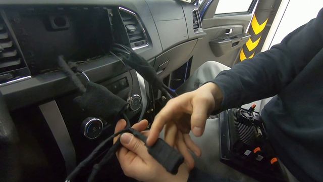 Установка магнитолы Teyes CC3 на Уаз Патриот 2019 смотреть онлайн