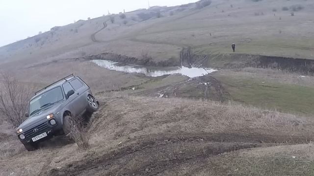 Нива Урбан на 30 х колесах преодолевает диагональ смотреть онлайн