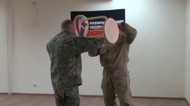 Как Правильно Использовать Подручные Средства Для Самообороны смотреть онлайн