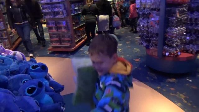 ВЛОГ в гостях у мультяшных героев смотреть онлайн