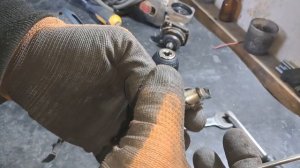 Как снять патрон с дрели Bosch ?