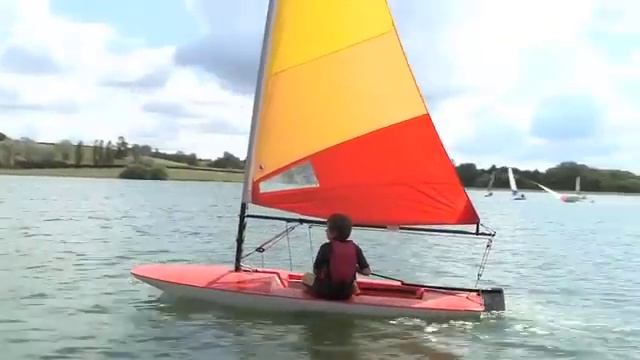 Getting Started - Dinghy Sailing - with RYA's Graham Manchester - Sport Development смотреть онлайн