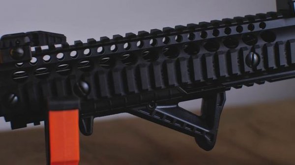 Пневматическая винтовка Crosman DPMS SBR Full Auto (4.5 мм) видео обзор