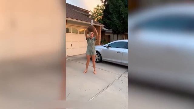 26 САМЫХ НЕЛЕПЫХ МОМЕНТОВ, СНЯТЫХ НА КАМЕРУ.mp4 смотреть онлайн