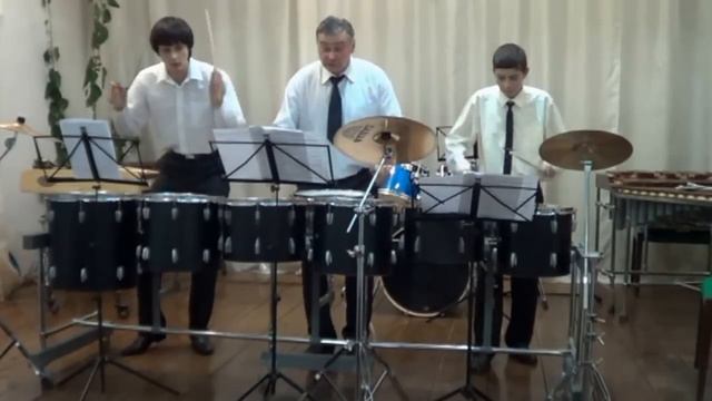 Ансамбль ударних інструментів Рава-Руської ДМШ - Соло на барабанах смотреть онлайн