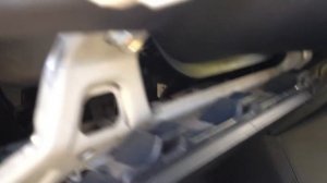 Lancer X — устранение дребезжания под рулевой колонкой