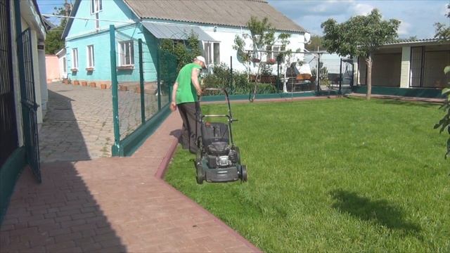 Уход за газоном. смотреть онлайн