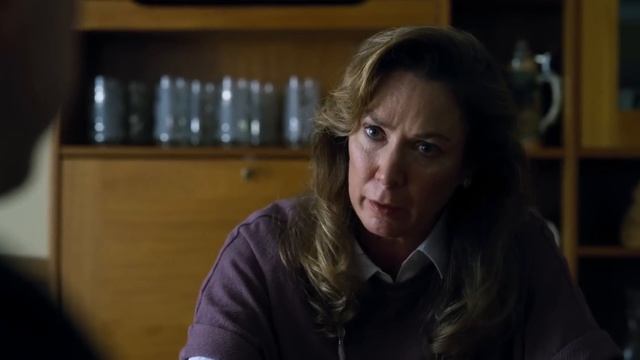 Незнакомец ПРОНИК В ДОМ и И3HAC... Её, Но ей никто не Верит