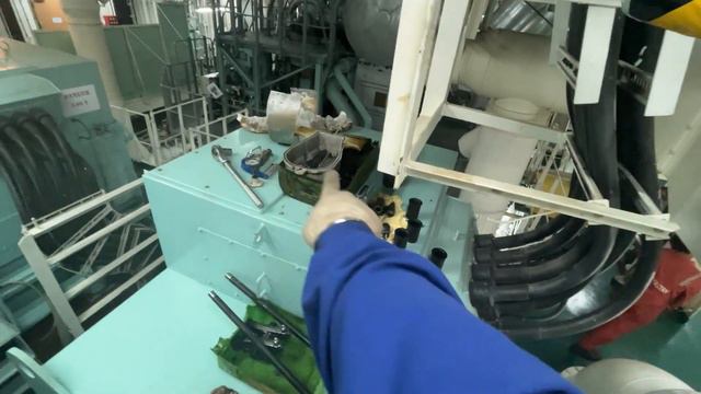 IT WAS EMERGENCY AND HAD TO OVERHAUL CYLINDER HEAD OF GENERATOR II VLOG-52 смотреть онлайн