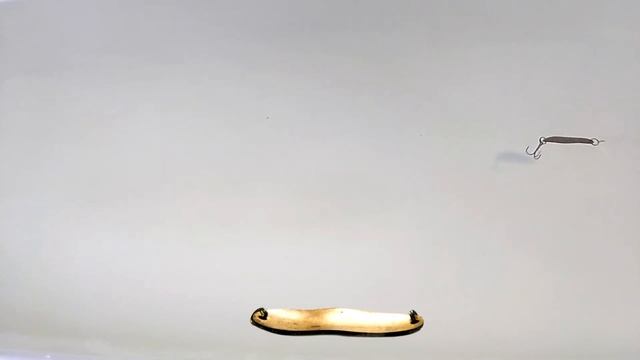 Норвега (блесна завода Военохот №4) замедленная съемка