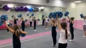 Тренировочный процесс с помпонами!