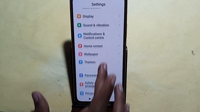 How to change refresh rate, Poco C65 me refresh rate change kaise karen смотреть онлайн