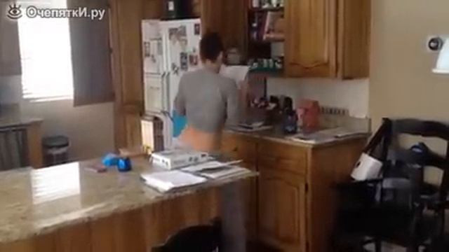 жена танцует на кухне или что делают женщины на кухне смотреть онлайн