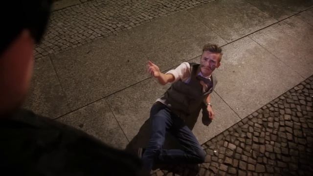 Max Raabe, Annette Humpe: Lasst mich rein, ich hör Musik смотреть онлайн