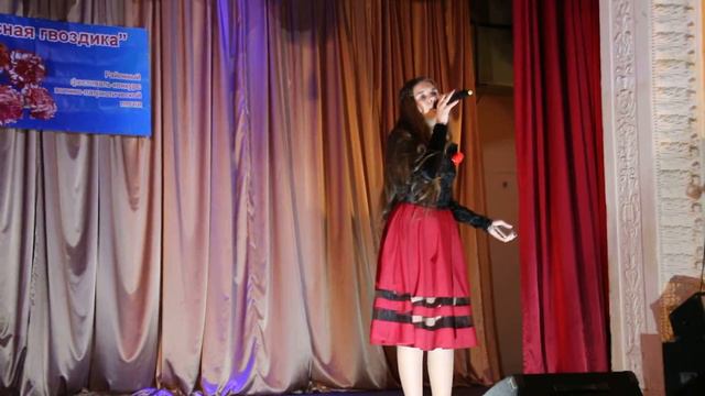 "Мотылек" Пилеич Ангелина (в перерыве на красной гвоздике) смотреть онлайн