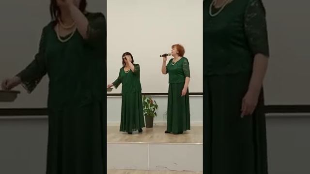 Лариса Никитина и Лариса Подшивалова "Уголок России", вокальная студия "Звучание". смотреть онлайн