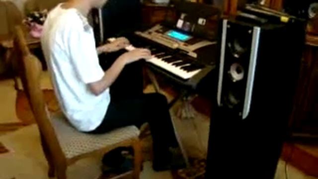 Yamaha PSR 550 смотреть онлайн