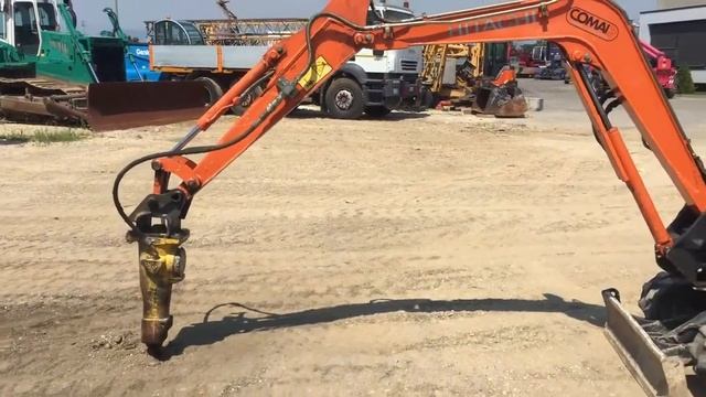 Мини экскаватор с гидромолотом Hitachi ZX 16 смотреть онлайн