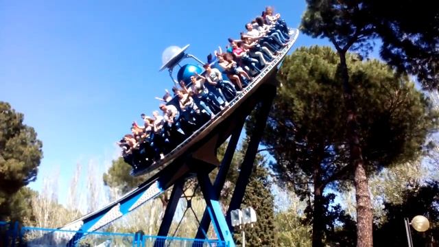Мадрид. Парк аттракционов. Madrid parque atracción. смотреть онлайн