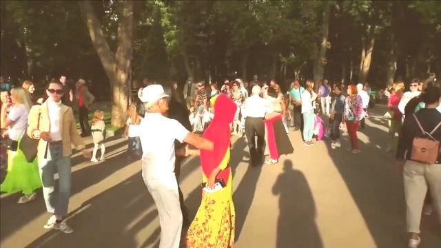 ДУМАЛ В СКАЗКУ ОН ПОПАЛ... смотреть онлайн